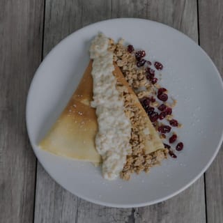 Greek Yogurt warm oats & granola crepe